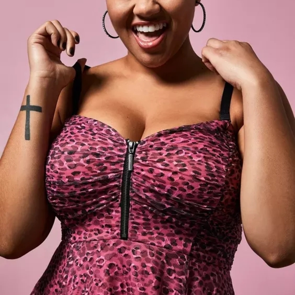 Pink Leopard Print Sleeveless Dress with Front Zip - Picture 2 of 8